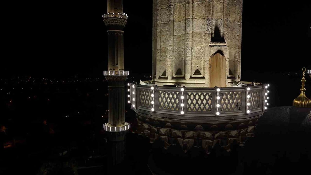 Selimiye Camii'nin Yenilenen Aydınlatması Gecelere Hayat Verdi