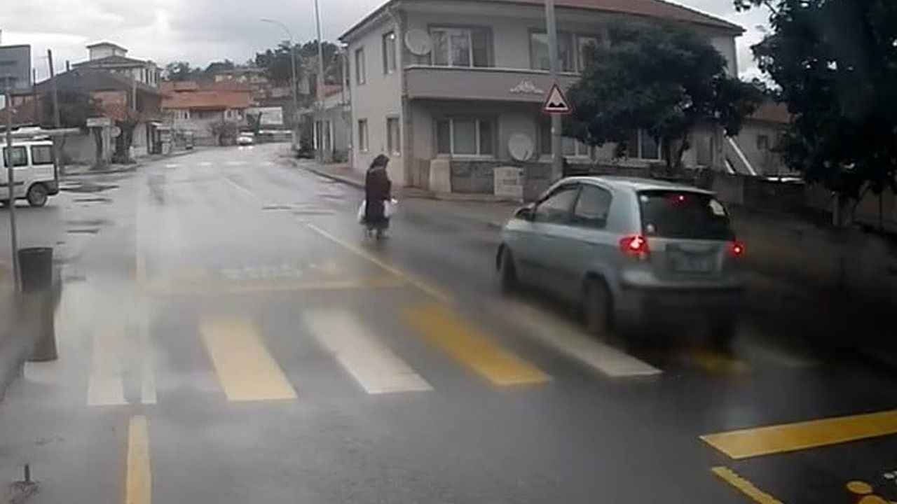 Serdivan'da Trafik Kazası: 77 Yaşındaki Kadın Hayatını Kaybetti