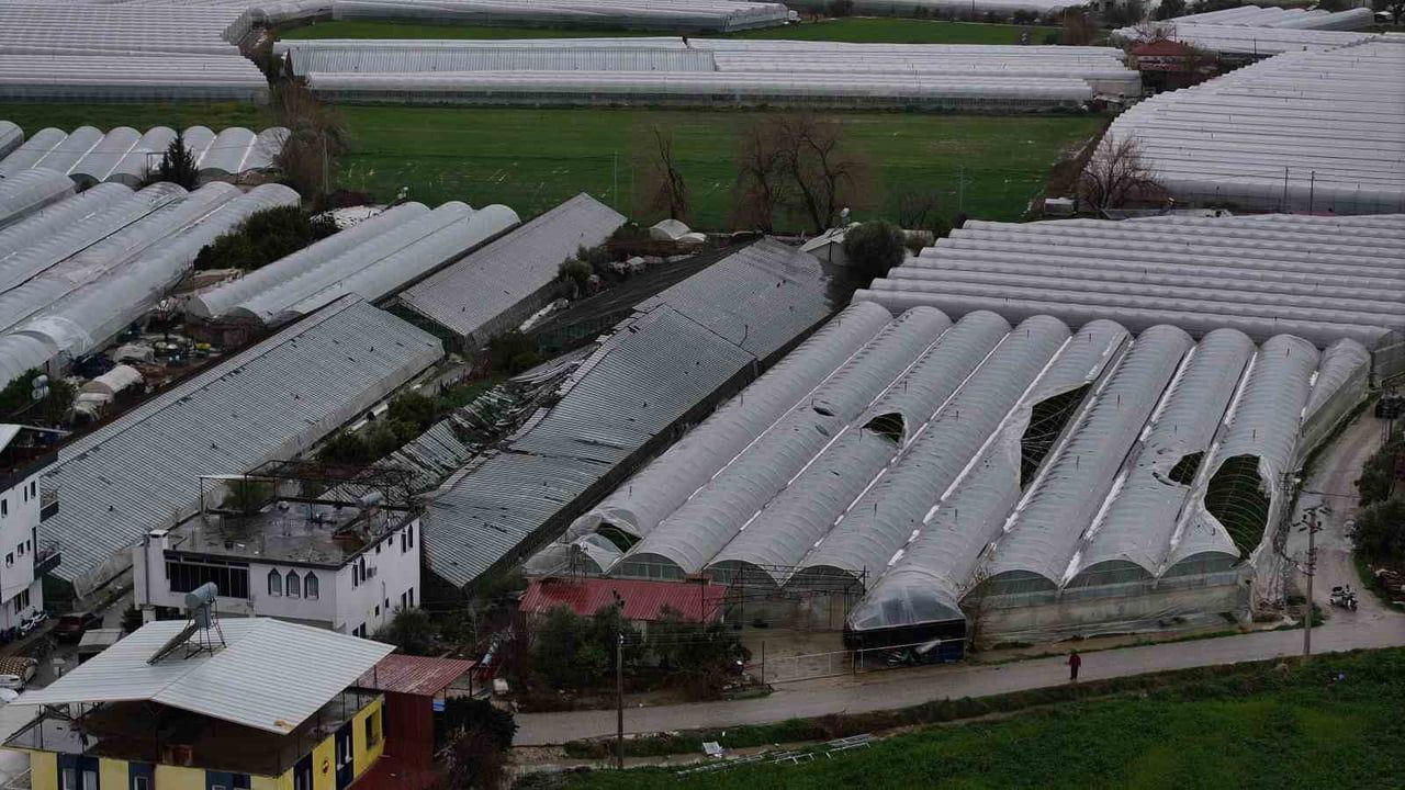 Seydikemer'deki Doğal Afet: Fırtına ve Dolu Tarım Alanlarını Vurdu