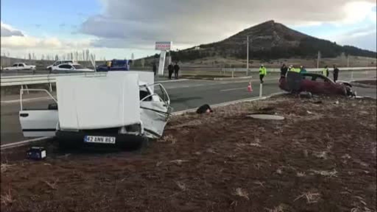 Seydişehir'de Kavşakta Trafik Kazası: 1 Ölü, 1 Yaralı