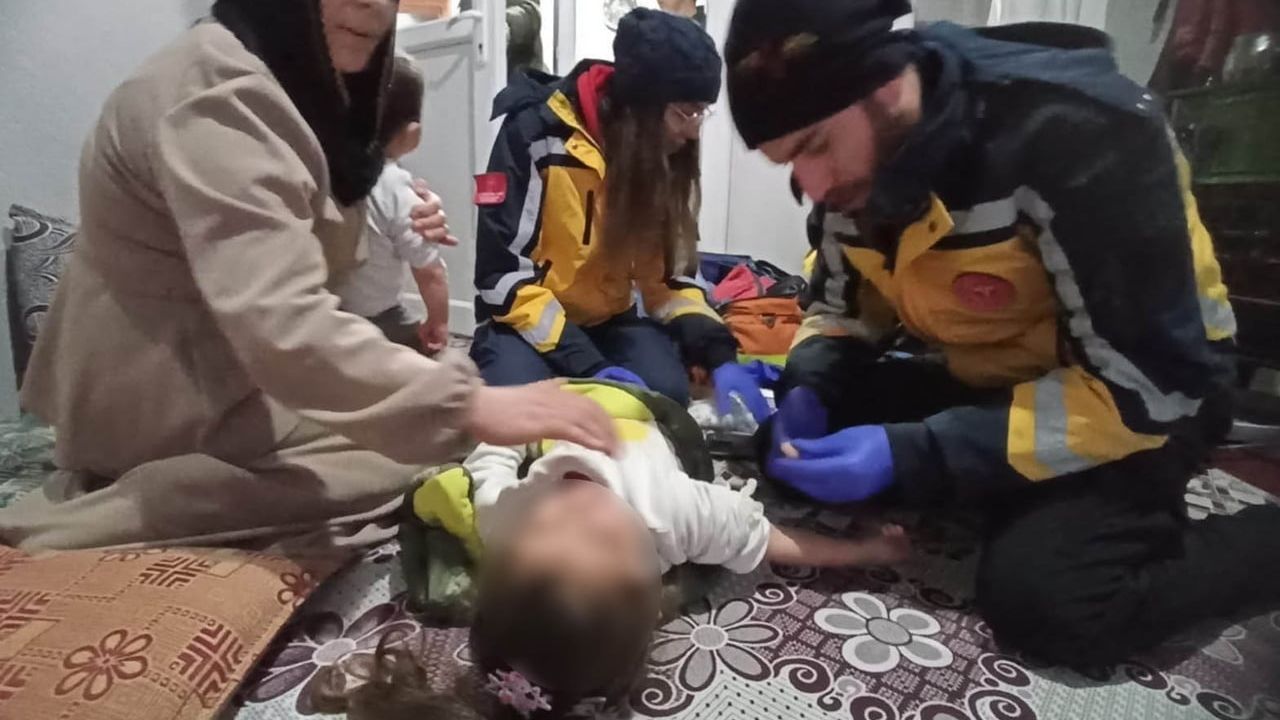 Siirt'te Kar Yağışı Sonrası Hastalar Sağlık Ekipleri Tarafından Kurtarıldı