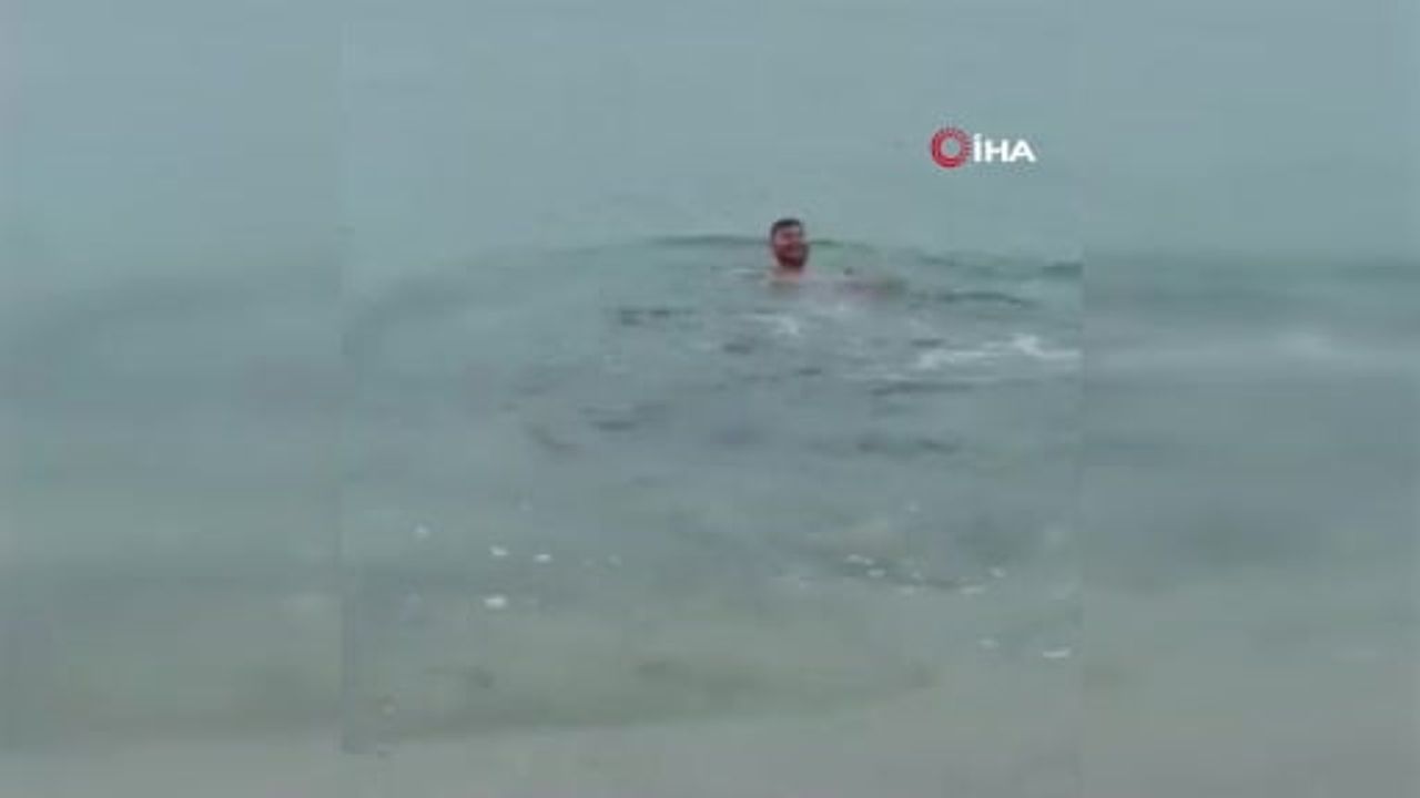 Silivri'de Buz Gibi Havada Deniz Keyfi