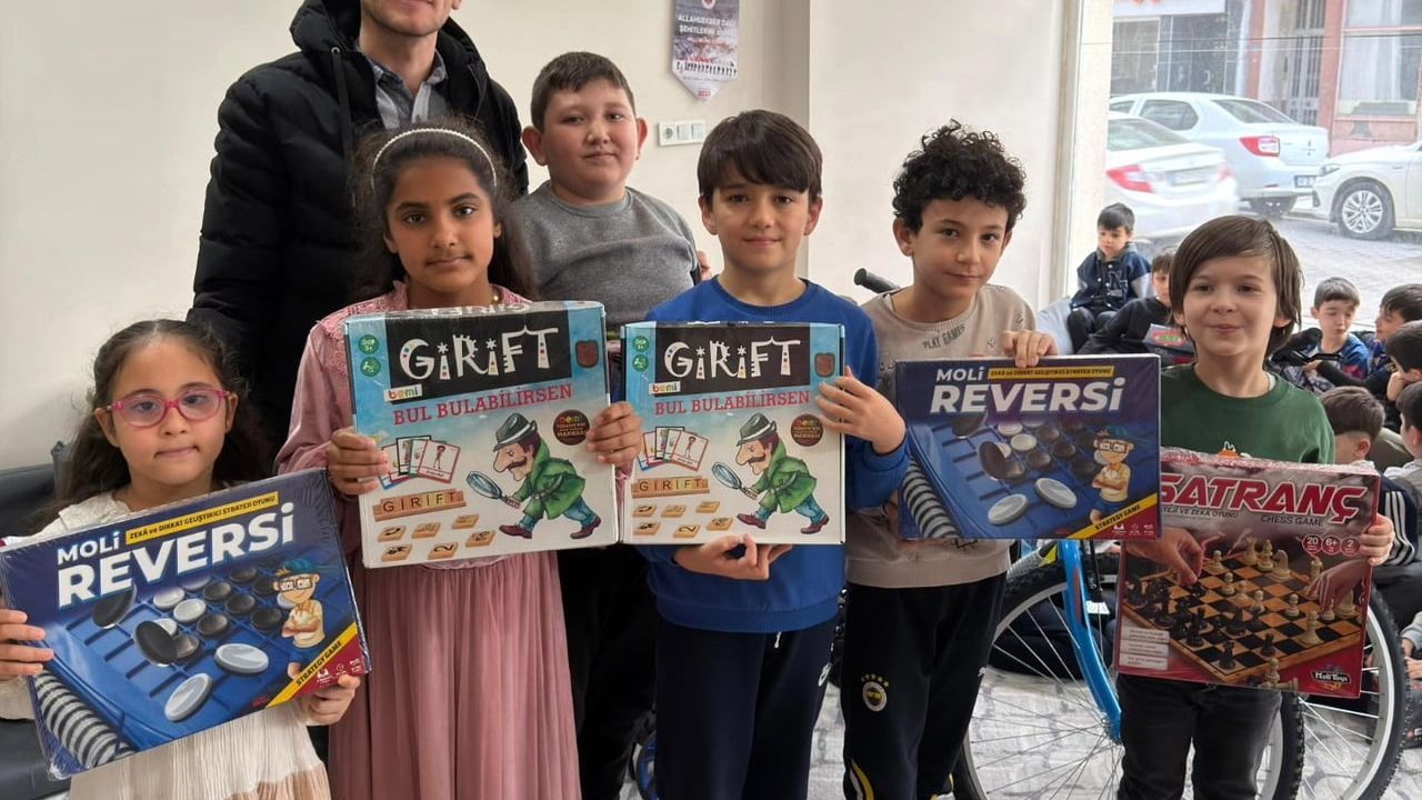 Simav Diyanet Genç Ofisi'nden Öğrencilere Ödüller