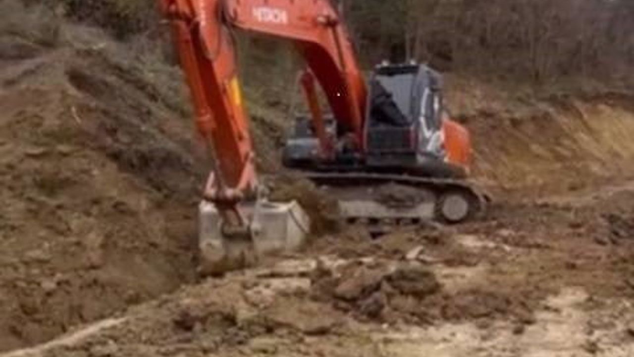 Sinop'ta Heyelan Sonrası Yol Yeniden Açıldı