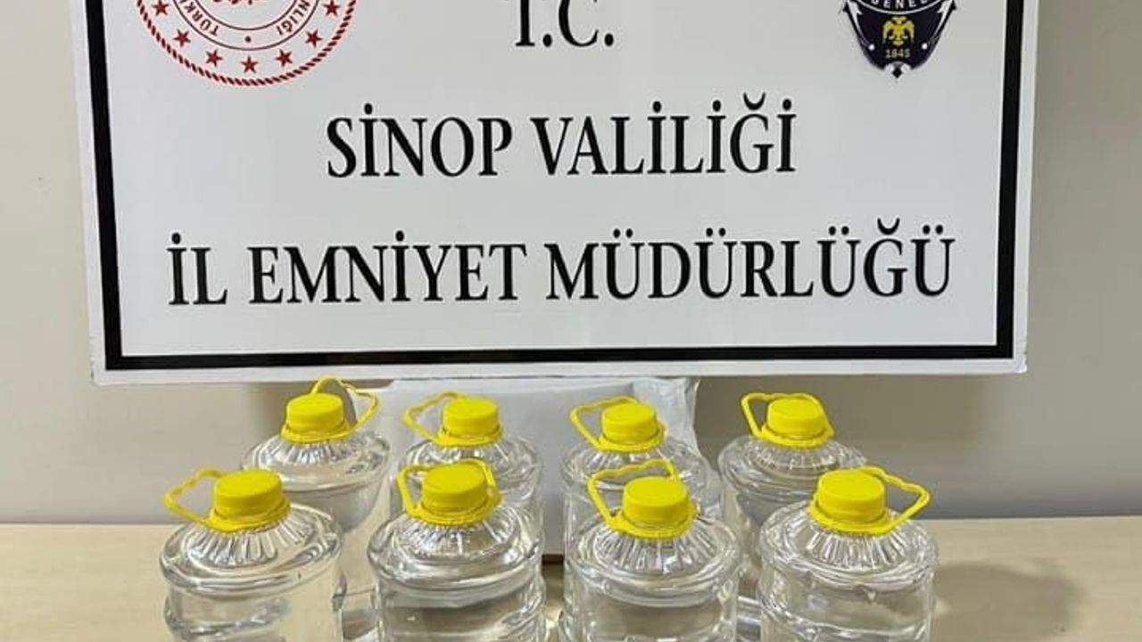 Sinop'ta Kaçak Etil Alkol Operasyonu: 20 Litre Ele Geçirildi
