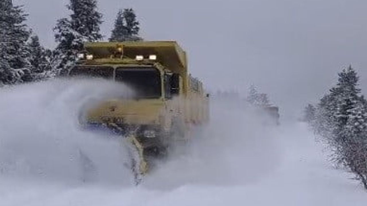 Sinop'ta Kar Yağışı Nedeniyle 56 Köy Yolu Kapalı