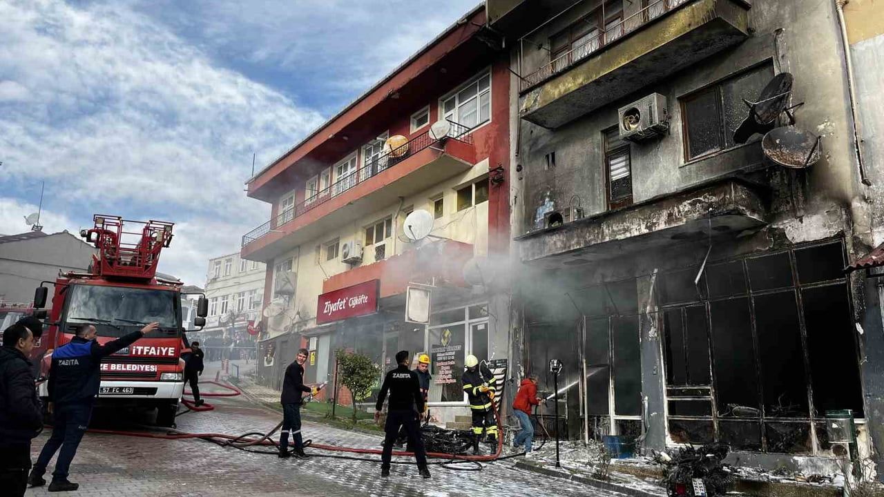 Sinop'ta Motosiklet Tamirhanesinde Yangın: 1 Kişi Yaralandı