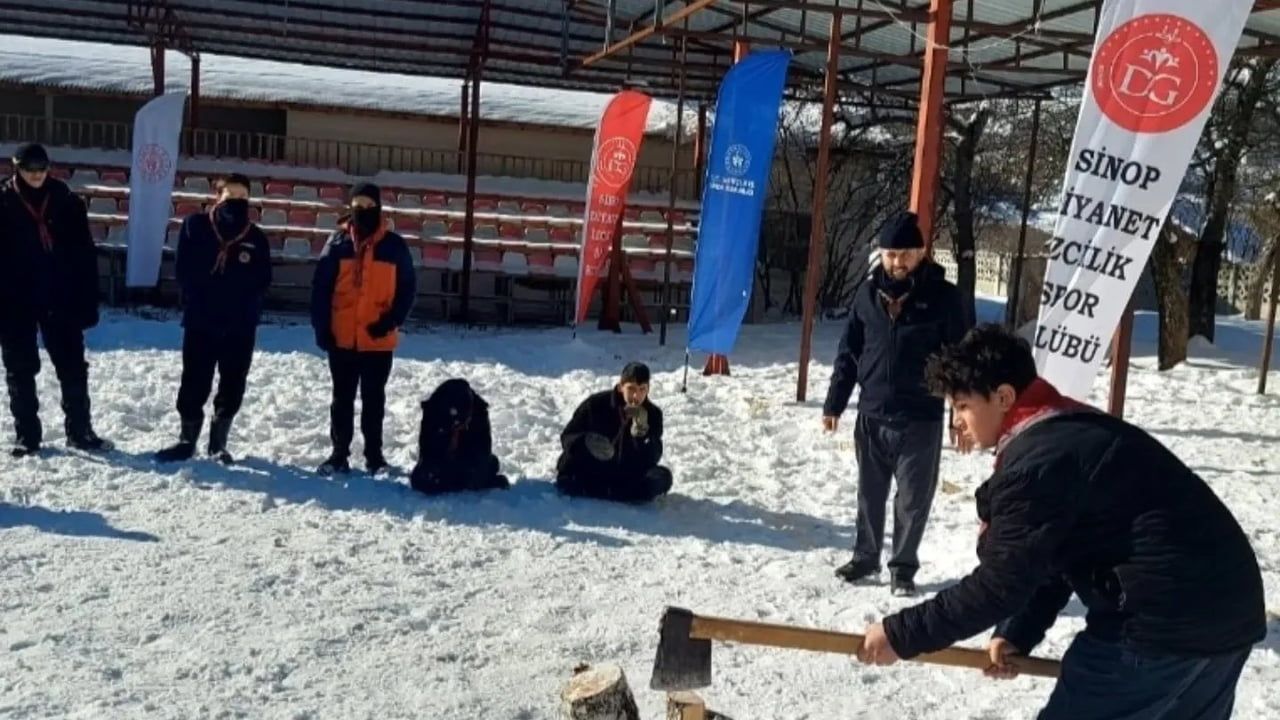 Sinop'ta Zorlu Kış İzcilik Kampı Düzenlendi
