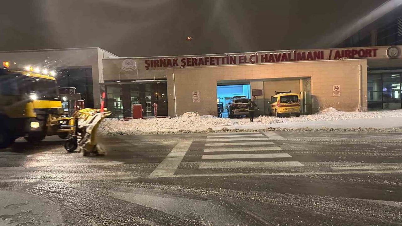Şırnak Havalimanı'nda Hava Koşulları Nedeniyle Uçuş İptalleri