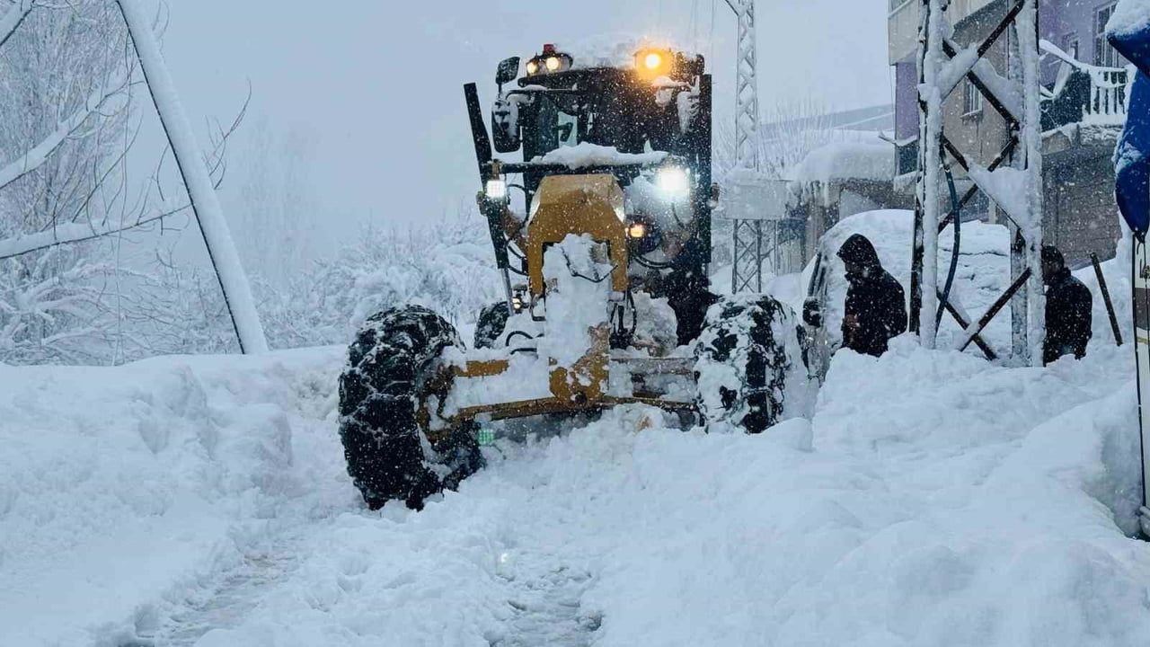 Şırnak’ta Kar Nedeniyle Hasta Taşınmasında Zamanla Yarışıldı