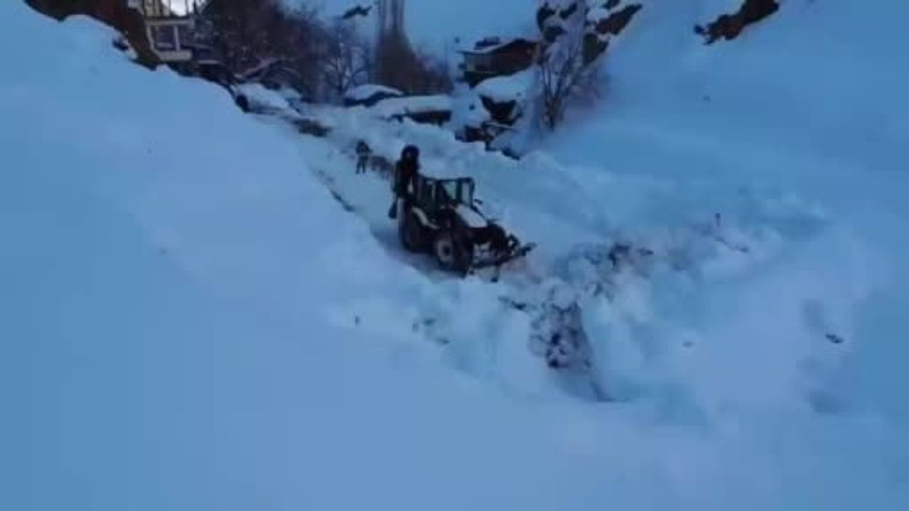 Şırnak'ta Karla Mücadele Devam Ediyor