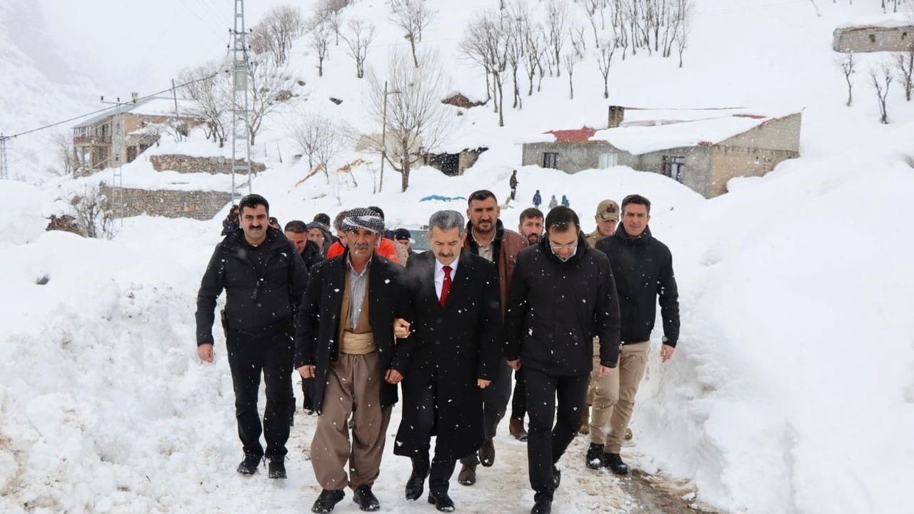 Şırnak Valisi Ekici, Beşağaç Köyü'nde Çığ Düşmesi Olayını Yerinde İnceledi