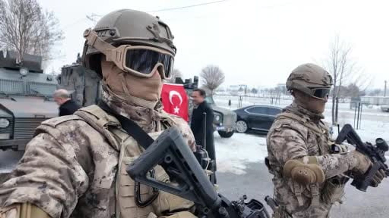 Sivas'tan Suriye'ye Uğurlanan PÖH Timlerine Dua