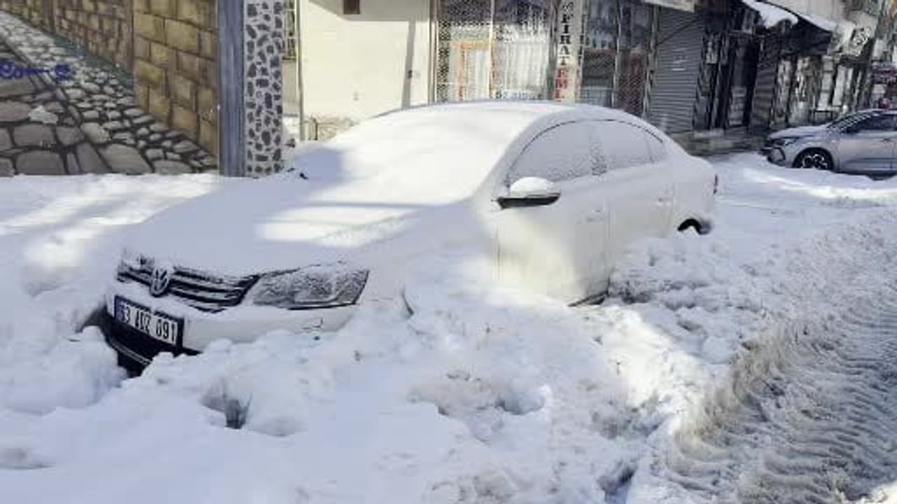 Siverek'te Kar Yağışı Hayatı Olumsuz Etkiledi