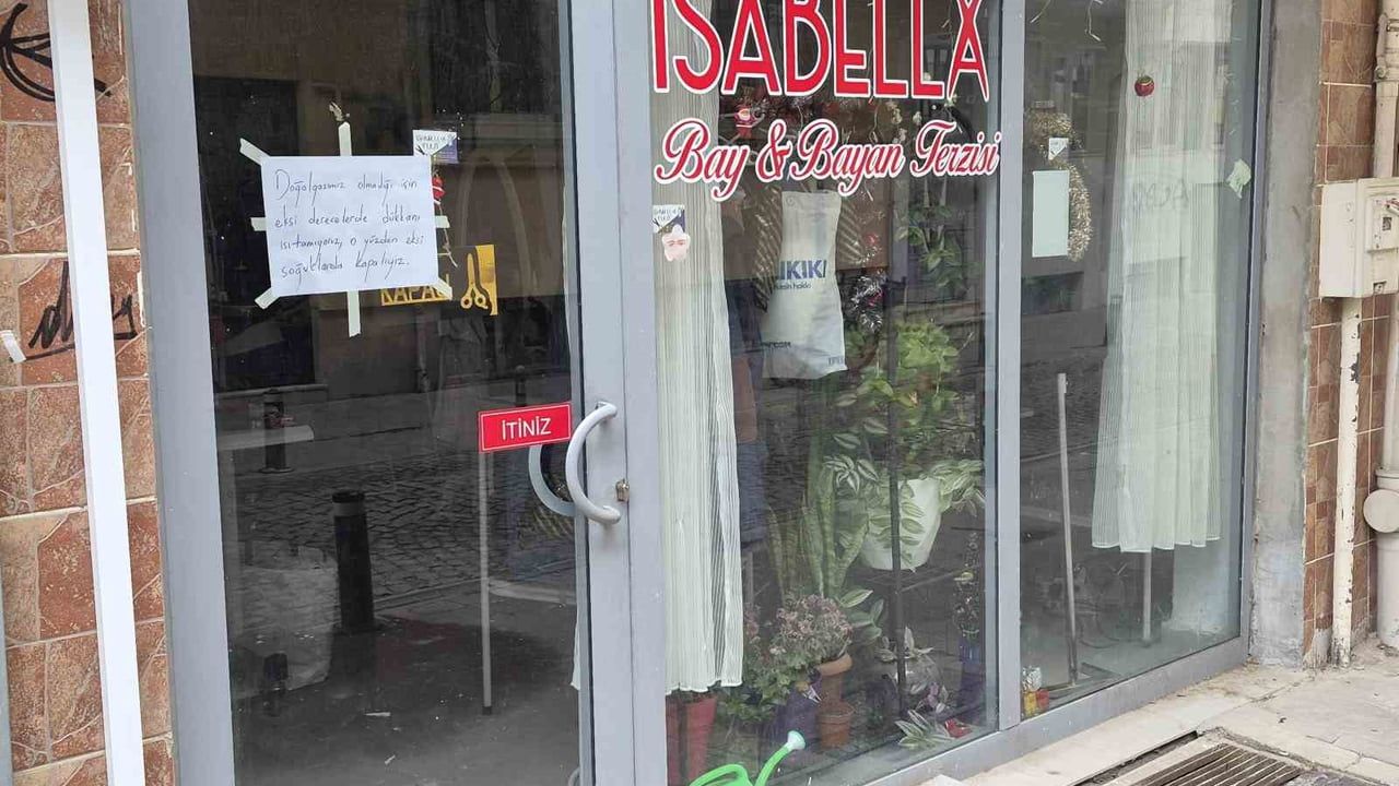 Soğuk Havada Isınamayan Dükkan: Esnaf Kapalı