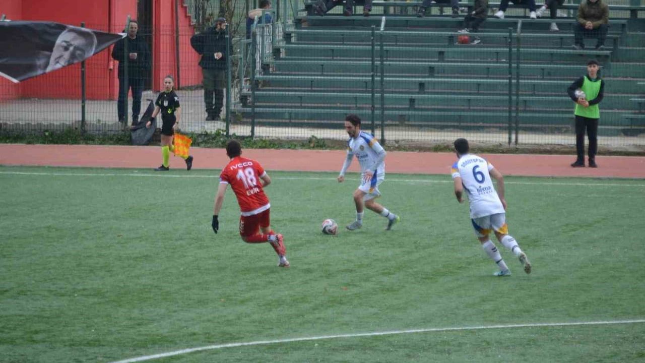 Söğütspor Zorlu Deplasmandan Puanla Döndü