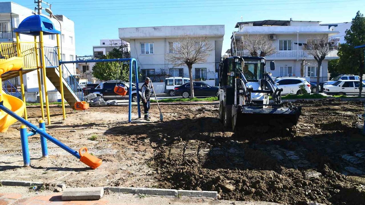 Söke Belediyesi Park Yenileme Projesi Devam Ediyor