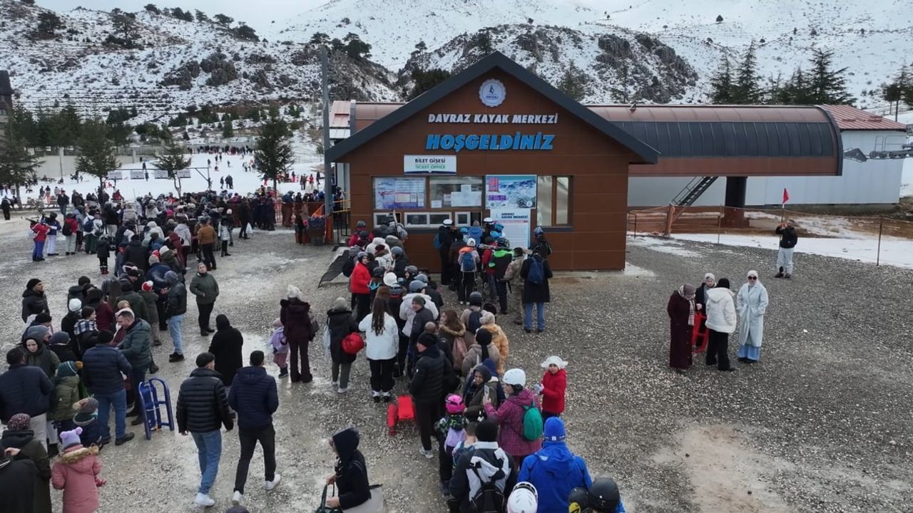 Sömestir Tatilinde Davraz Kayak Merkezi’ndeki Eğlence