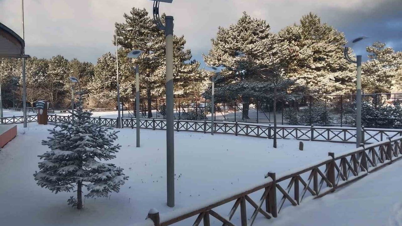 Spil Dağı Milli Parkı Karla Kaplandı