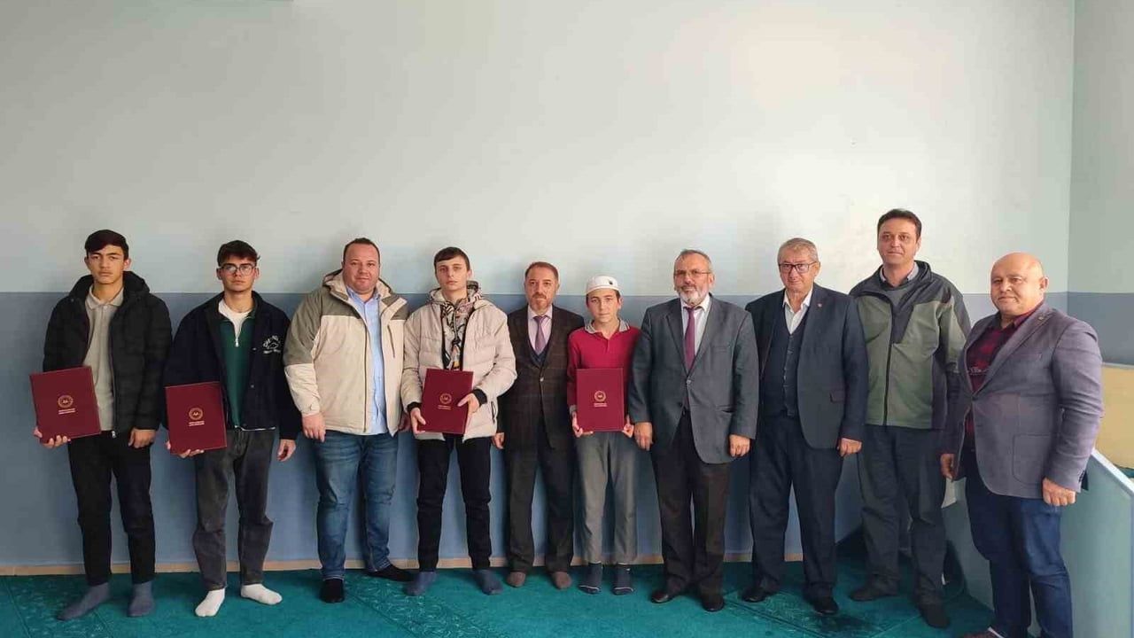 Şuhut’ta Hafızlık İcazet Töreni Coşkusu