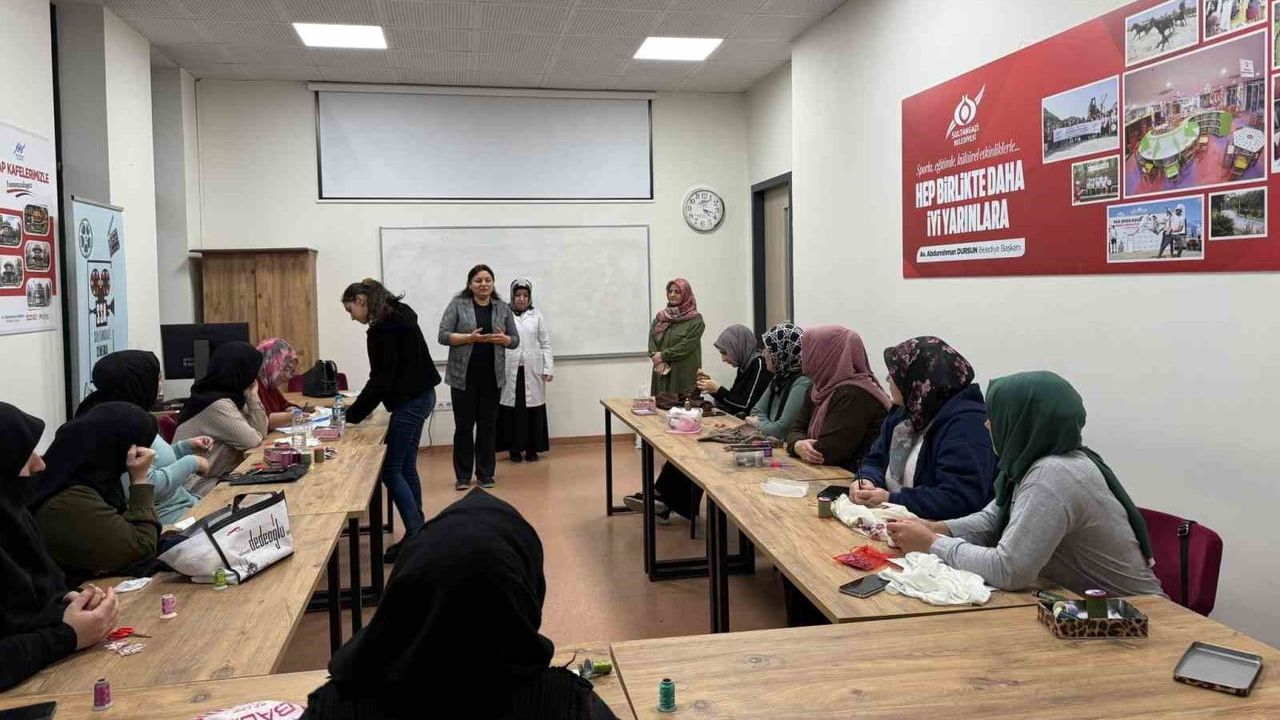 Sultangazi Belediyesi'nin Dönüştüren Eller Atölyesi