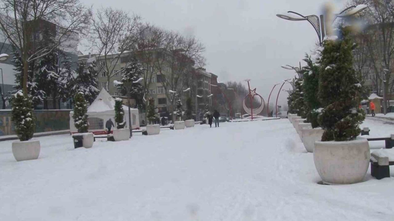 Sultangazi'de Çocuklar Karın Tadını Çıkardı