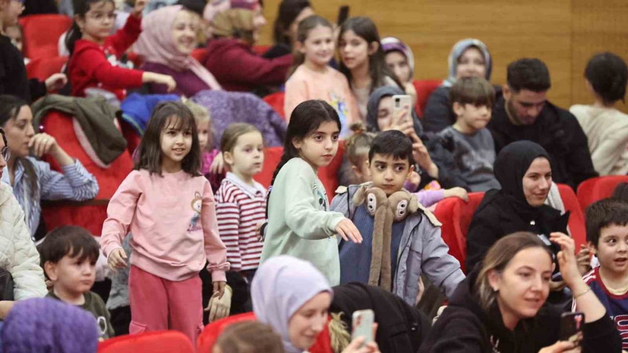 Sultangazi'de Yarıyıl Şenlikleri Devam Ediyor