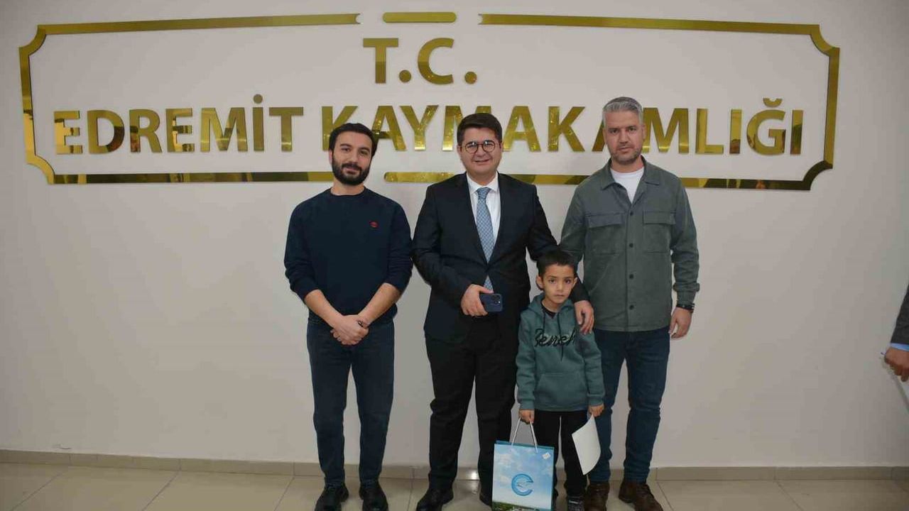 Süphan İlkokulu 'Kitap Van' Projesinde Birincilik Elde Etti