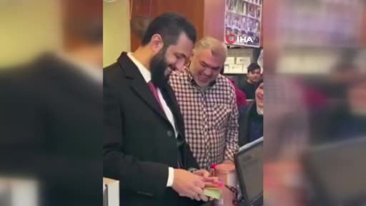 Suriye Devlet Başkanı Şara, Şam'da Halkla Buluştu