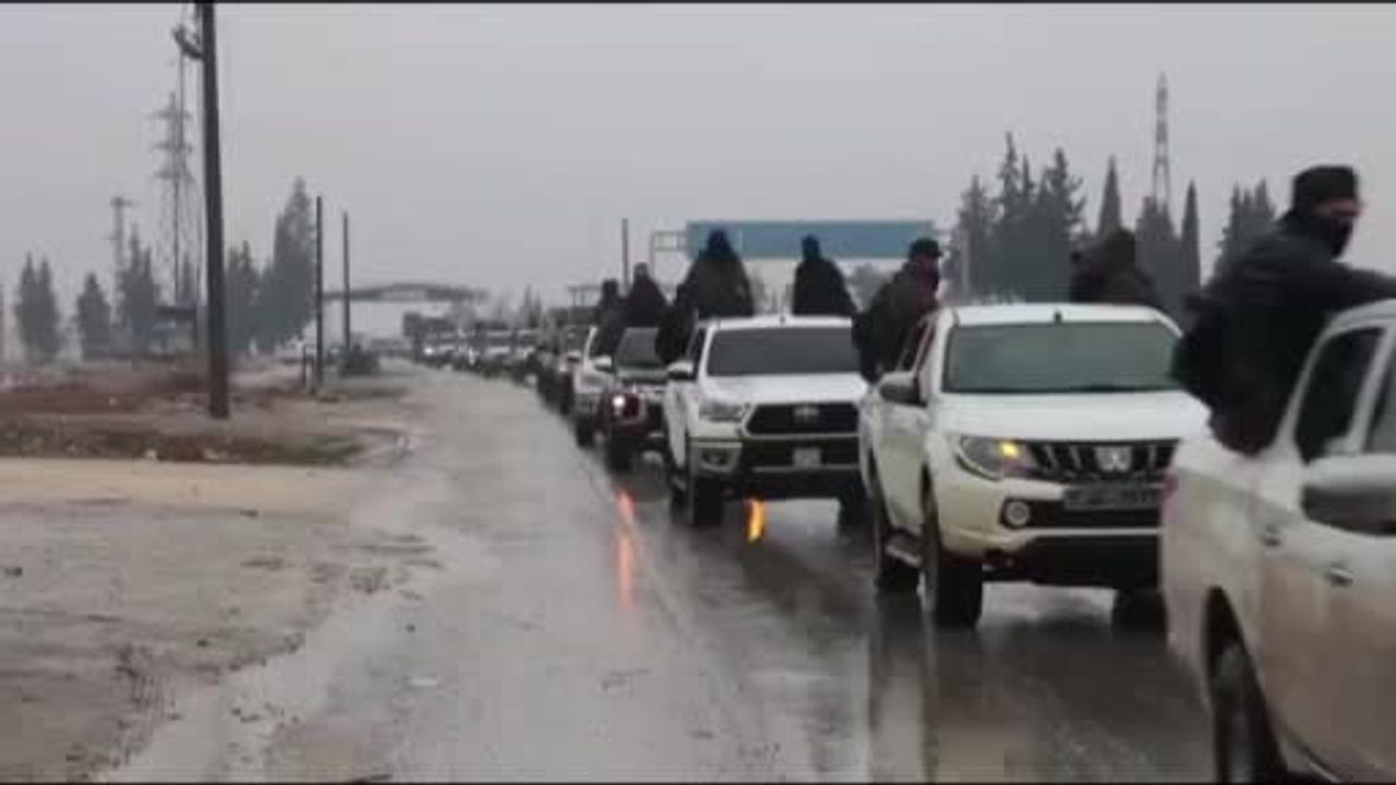 Suriye Ordusu Halep'e Askeri Sevkiyat Gerçekleştiriyor