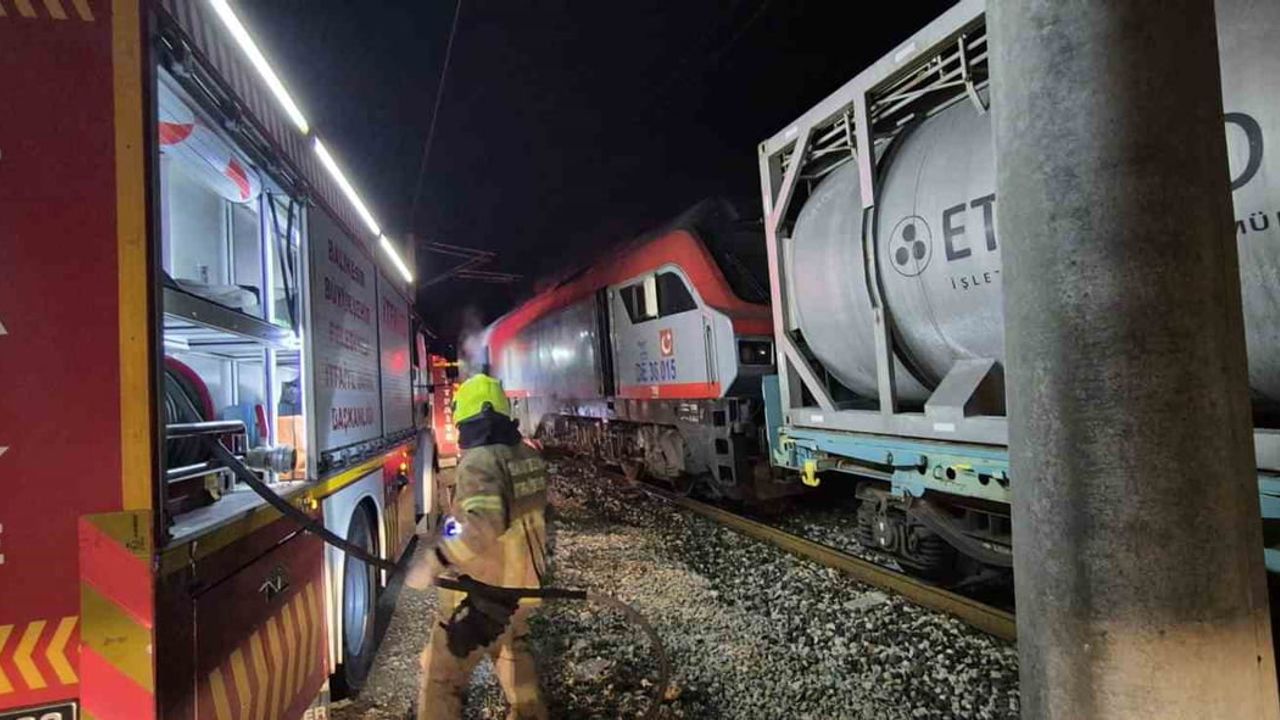 Susurluk’ta Yük Treni Yangını Paniği