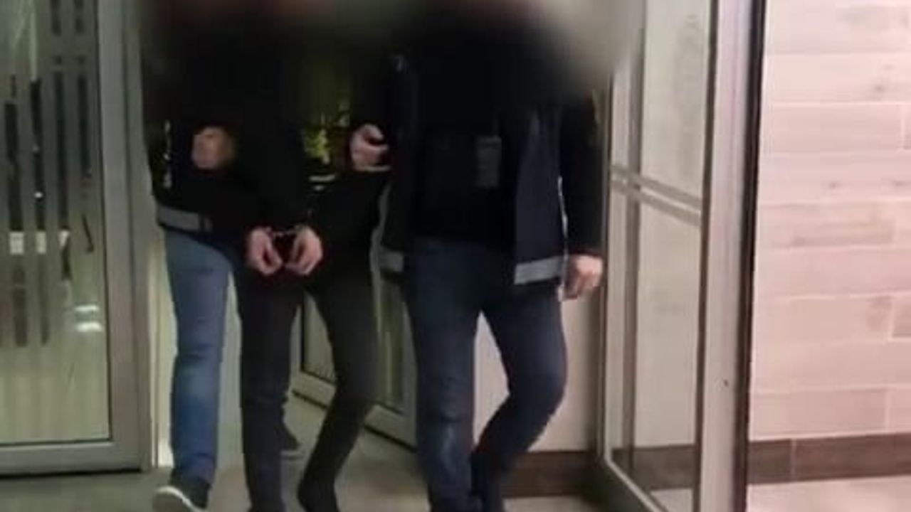 SUV Araçta 9 Düzensiz Göçmen Yakalandı