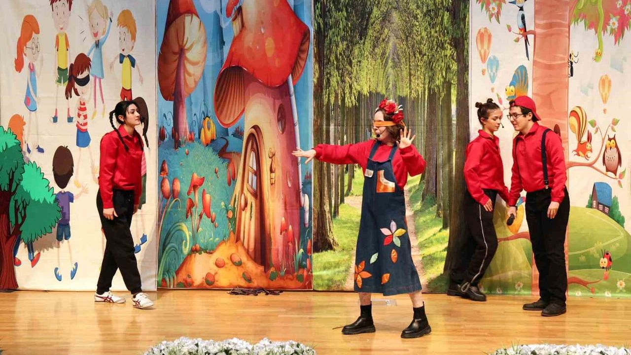 Talas Belediyesi'nden Çocuklara Özel Karne Hediyesi Etkinliği