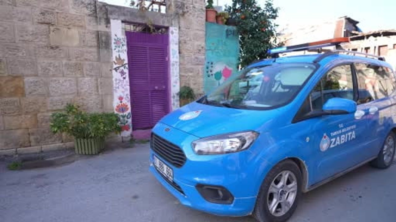 Tarsus'ta Kötü Koku Şikayetinde 28 Kamyon Atık Çıkarıldı