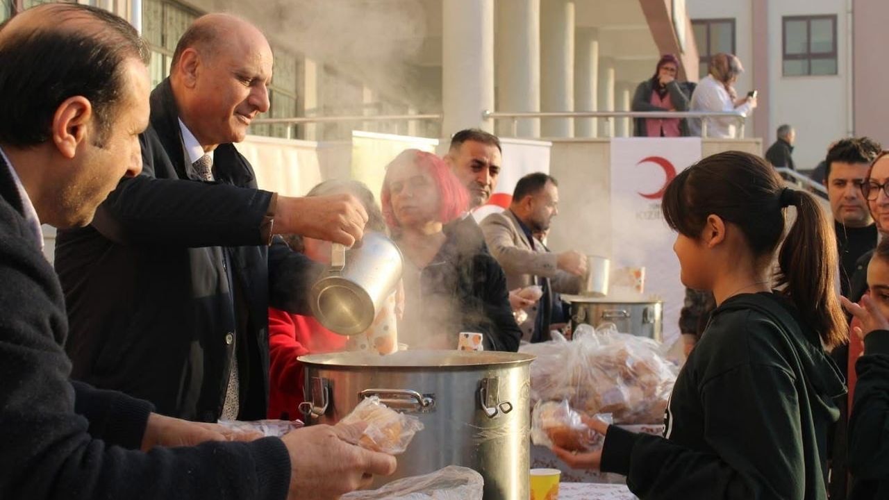 Tarsus’ta Öğrencilerle 'Devletin Eli Sofranın Bereketi' Buluşması