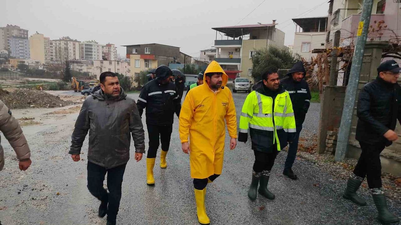 Tarsus’ta Yağış Sonrası Acil Müdahale Çalışmaları