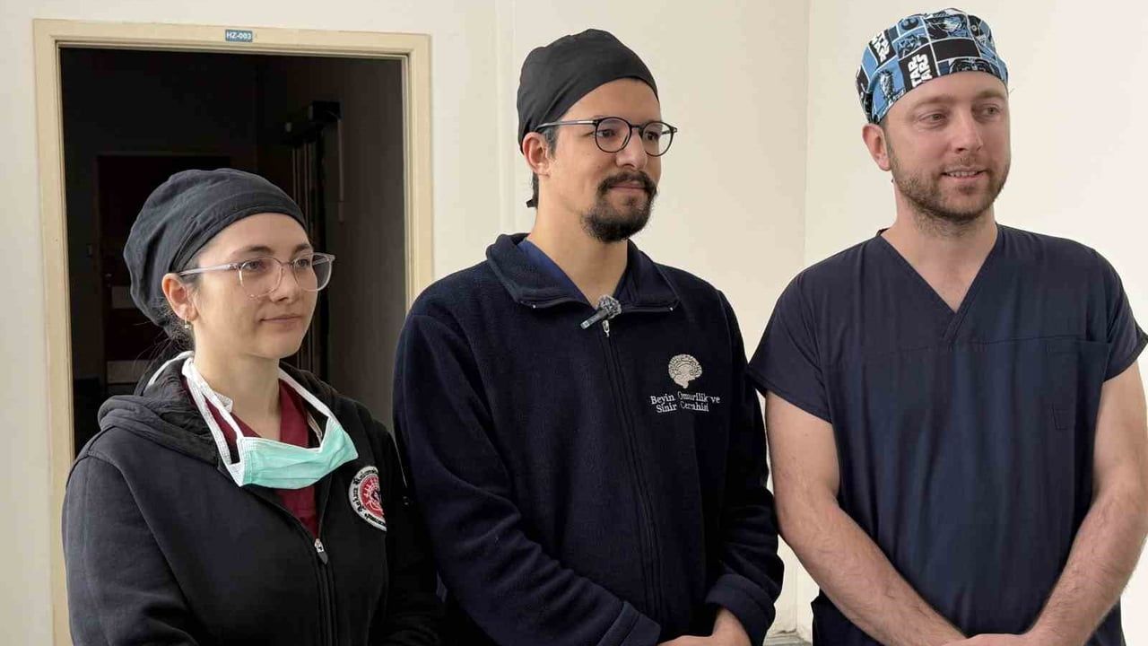 Tatvan'da Başarılı Omurga ve Skolyoz Ameliyatları