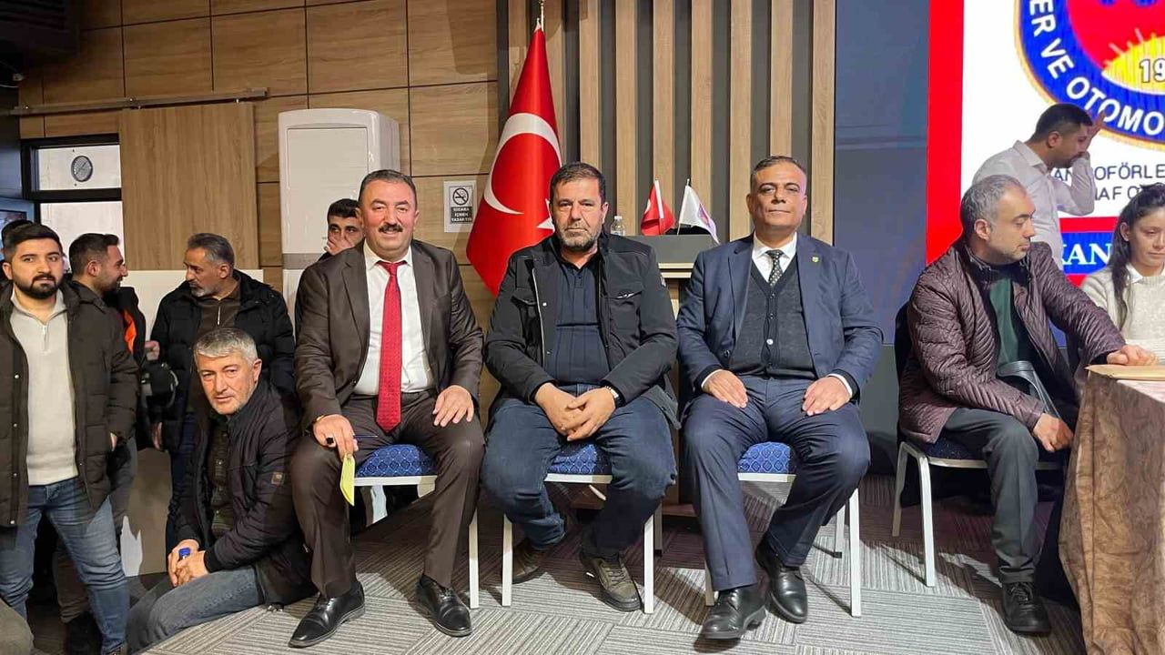 Tatvan Şoförler ve Otomobilciler Esnaf Odası'nda İkram Baran Yeniden Başkan