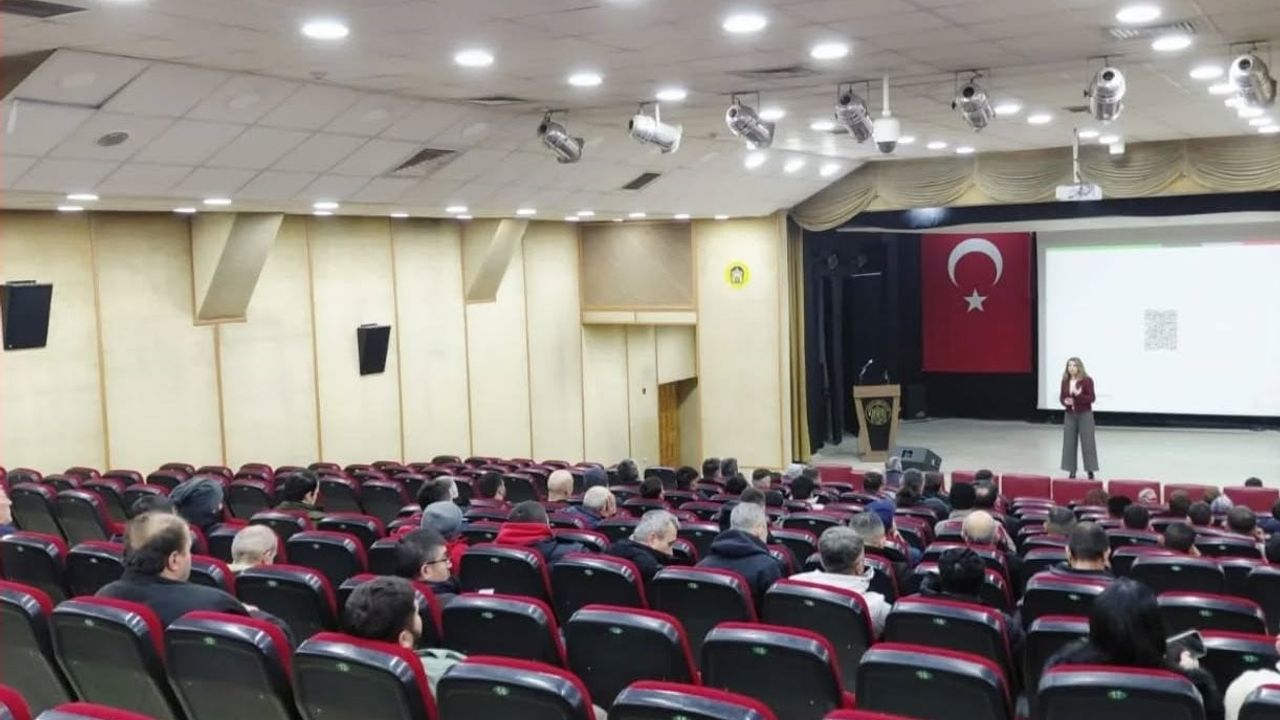 Tavşanlı'da Teknoloji Bağımlılığı Semineri Düzenlendi