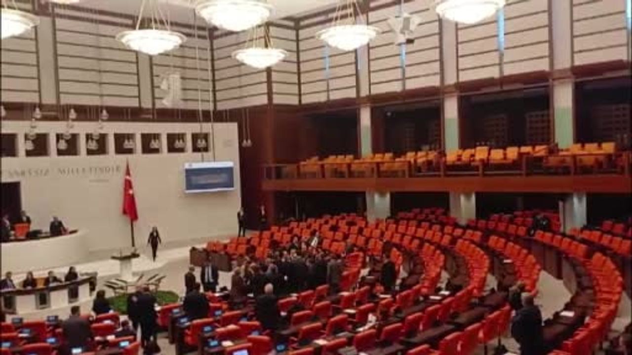 TBMM'de İsmet İnönü Tartışması