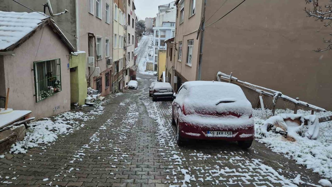 Tekirdağ'da Kışın Güzellikleri: Beyaz örtü ile kaplandı