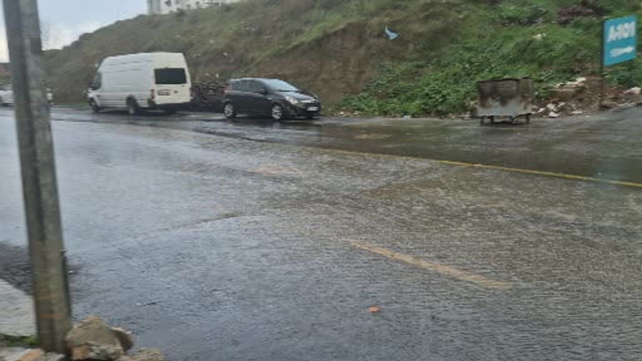 Tekirdağ'da Sağanak Yağış Etkisini Gösterdi