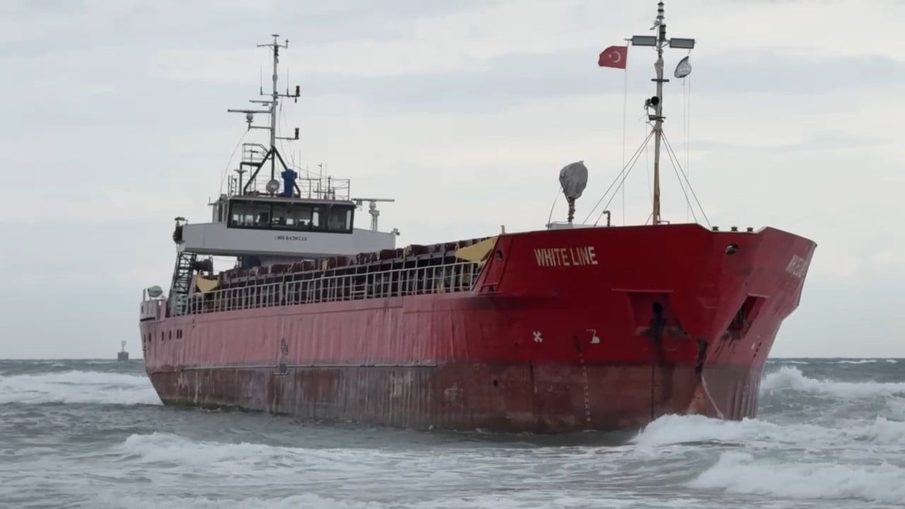 Tekirdağ'da Yük Gemisi Karaya Oturdu
