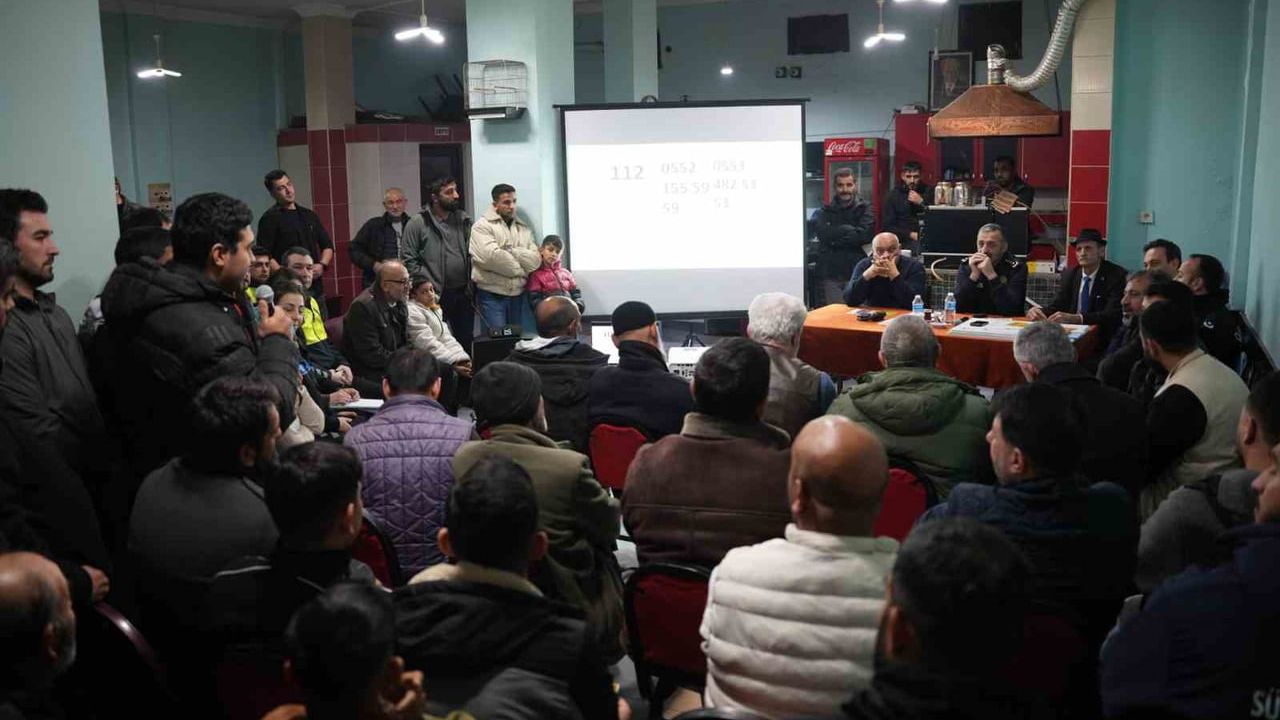 Tekirdağ Emniyeti'nden Aydoğdu Mahallesi'nde Gençlere Yönelik Güvenlik Çalışması