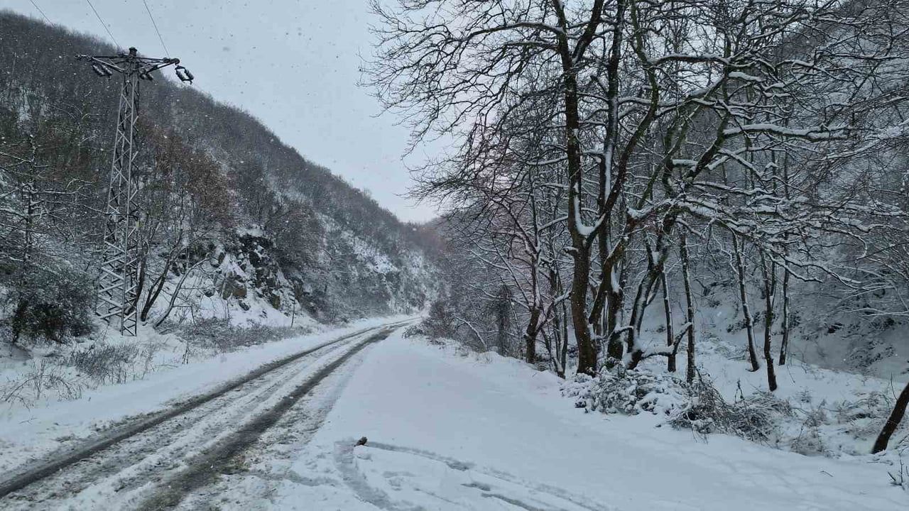 Tekirdağ'ın Yüksek Kesimleri Kış Beyazına Büründü