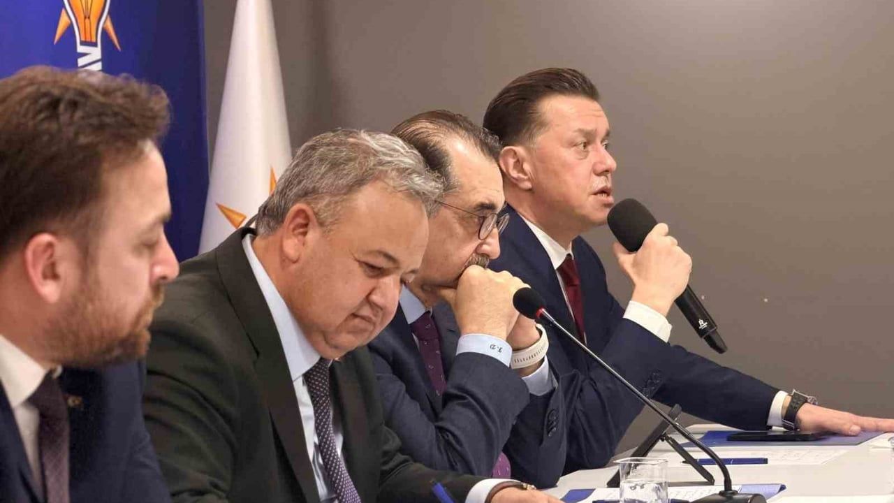 Tepebaşı'nda AK Parti İlçe Danışma Toplantısı Yapıldı