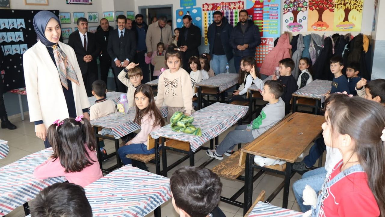 Tercan'da Karneler Dağıtıldı