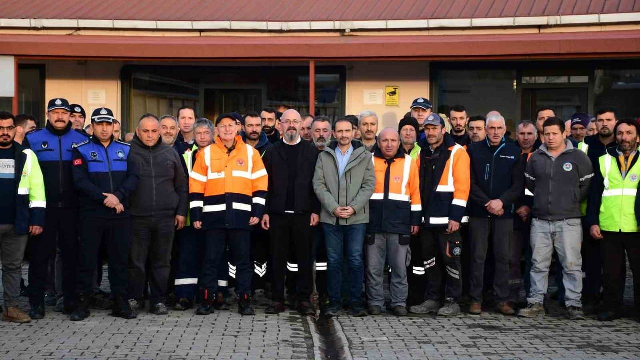 Terme Belediyesi Ekiplerine Tatlı Sürpriz