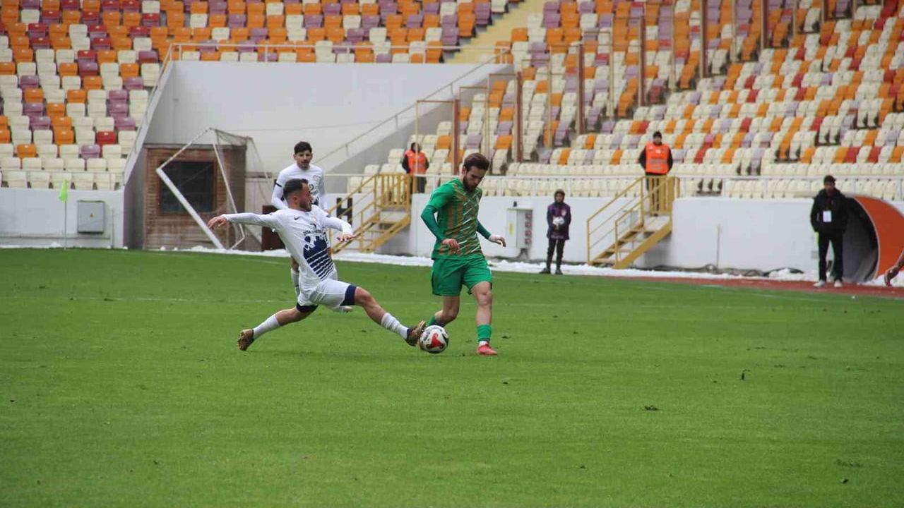 TFF 3. Lig'de Beraberlik: Malatya Yeşilyurtspor ve Kapadokyaspor 1-1 Berabere Kaldı