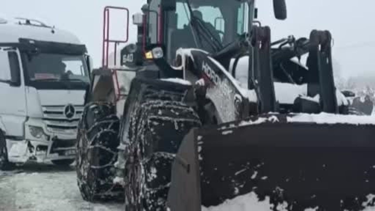 Tırın Kontrolden Çıkması Sonucu Gaziantep'te Trafik Durdu